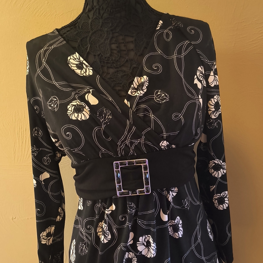 Apt. 9 Black and White Floral Tunic